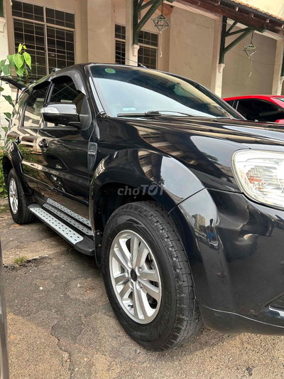 Ford Escape Đen 5 chỗ