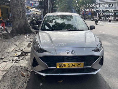 Hyundai i10 Sedan màu Bạc