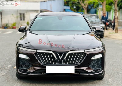 Xe VinFast Lux A 2.0 Base 2.0 AT 2019