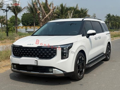 Xe Kia Carnival Premium 2.2D 8S 2024