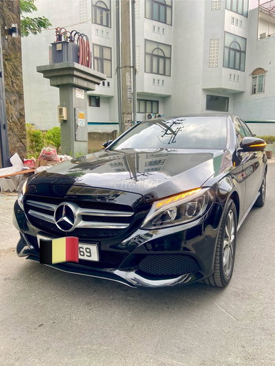 Mercedes-Benz C200 2018 Đen