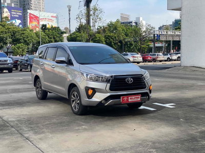 Toyota Innova 2.0E 2021 Bạc 38.000km