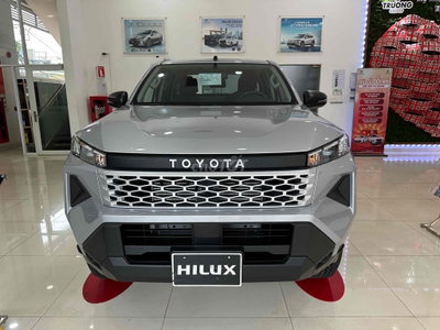 Toyota Hilux Số sàn | Ưu Đãi | Xe Giao Ngay