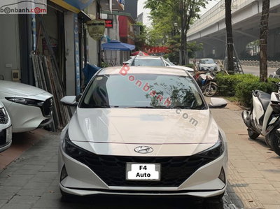Xe Hyundai Elantra 1.6 AT Tiêu chuẩn 2022