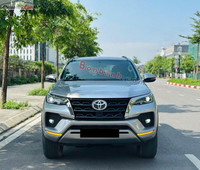 Xe Toyota Fortuner 2.7V 4x4 AT 2021