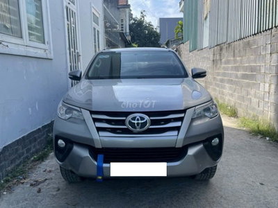 Toyota Fortuner 2018 Bạc