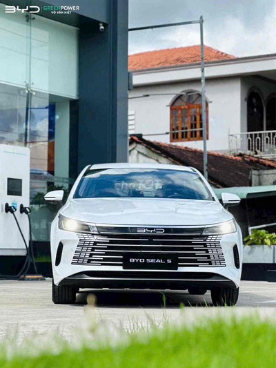 BYD Seal 5 DM-i 5 chỗ