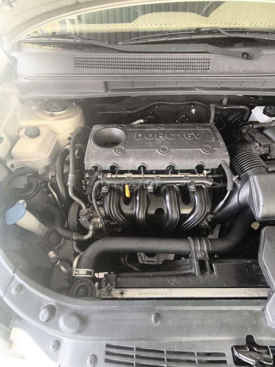 Kia Carens 2010 SX Vàng cát