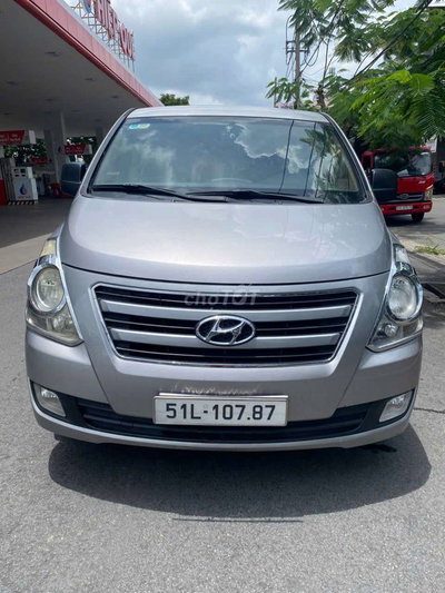Hyundai Starex 2016 Bạc 6 vạn