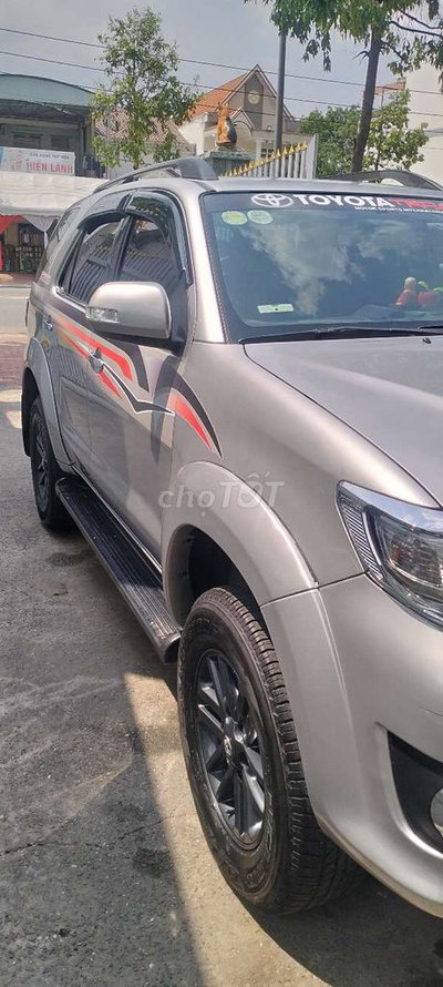 Toyota Fortuner 2011 Bạc
