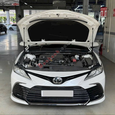 Xe Toyota Camry 2.0Q 2024