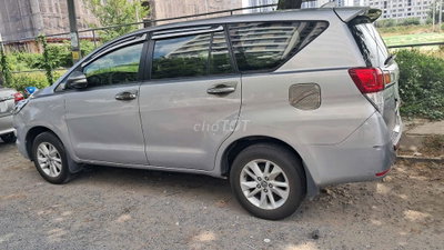 Toyota Innova E 2017 Bạc