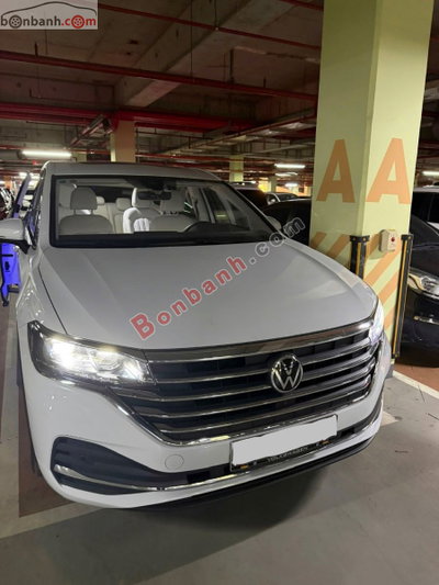 Xe Volkswagen Viloran Premium 2024