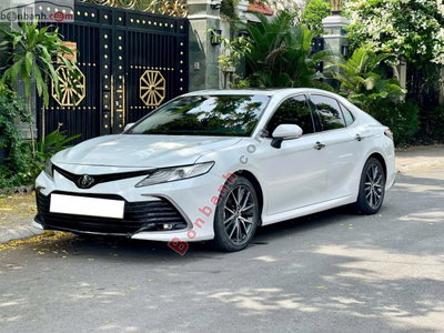 Xe Toyota Camry 2.0Q 2023