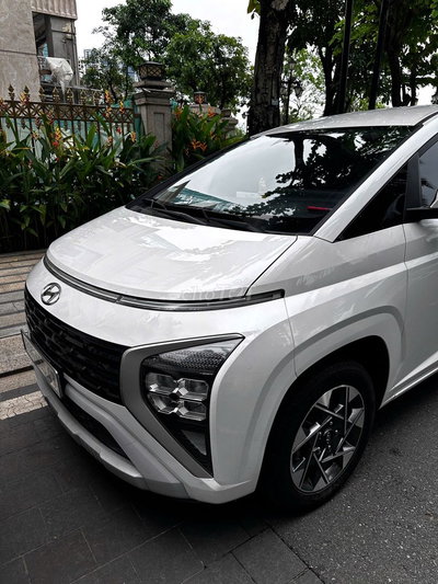 Hyundai Stargazer Bản Cao Cấp Trắng