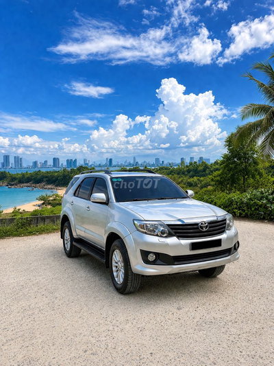 Toyota Fortuner 2013 Bạc