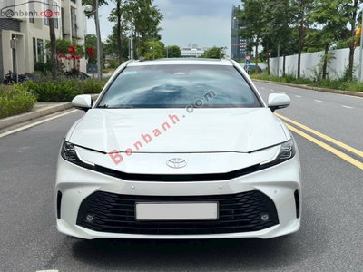 Xe Toyota Camry 2.0Q 2025