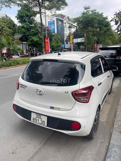 Hyundai i10 2018 1.2 AT 120000 km Trắng