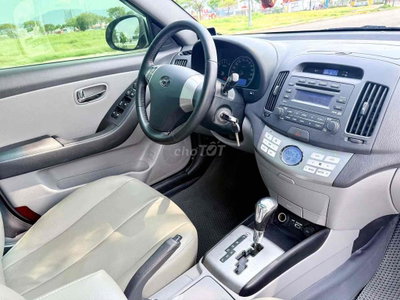 Hyundai Avante 2011 Trắng