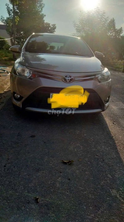 Toyota Vios Số sàn Vàng cát