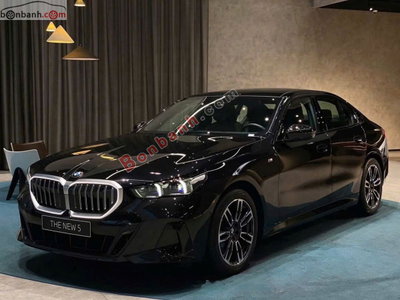 Xe BMW 5 Series 530i M Sport 2026