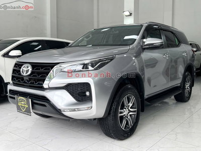 Xe Toyota Fortuner 2.4G 4x2 AT 2021