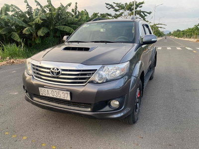 Toyota Fortuner 2014 Xám