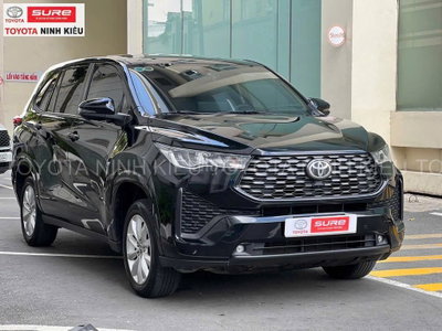 Innova Cross Bản V 2024 35.000 km Tiết kiệm 100tr