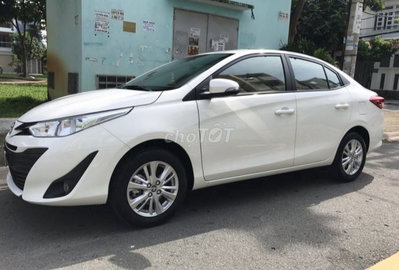 cho thuê ô tô chủ thuê lái hoặc tự lái