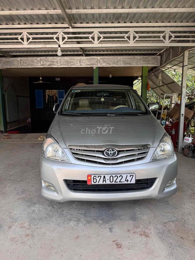 Toyota Innova 2009 Bạc