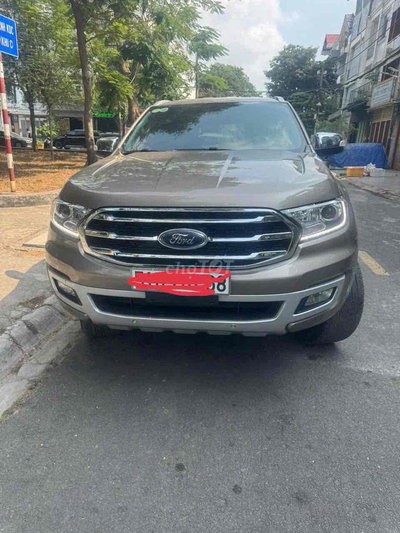 Ford Everest Nâu 7 chỗ