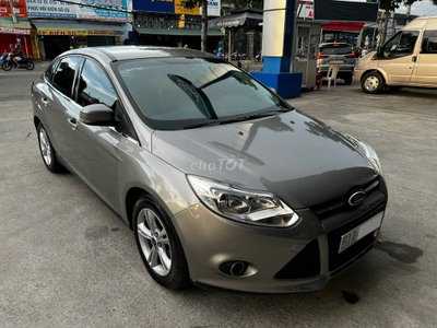 Bán gấp Ford Focus Sedan 2013 1.6L Xám ghi.