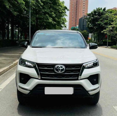 Toyota Fortuner 2025 2.4AT Trắng 1 Cầu Máy Dầu