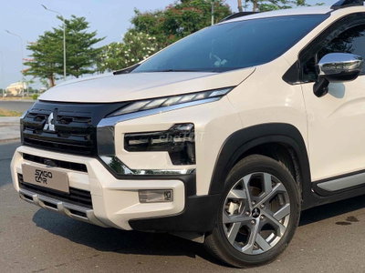 Mitsubishi Xpander Cross Trắng