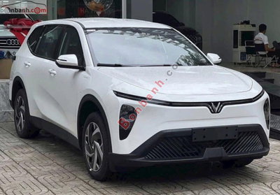 Xe VinFast Limo Green AT 2026
