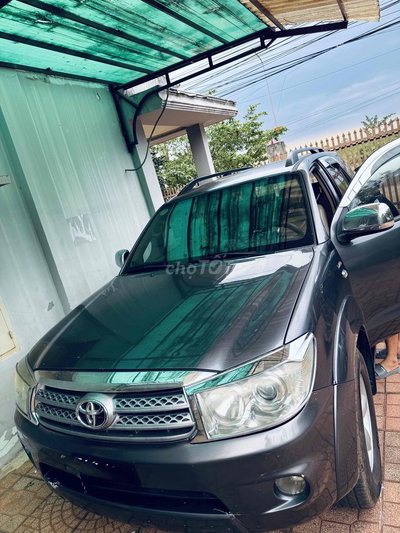 Toyota Fortuner 2010 Xám dầu