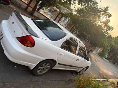 Kia Spectra Trắng 5 chỗ