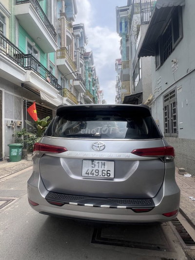 Toyota Fortuner 2.4G 2017 Bạc
