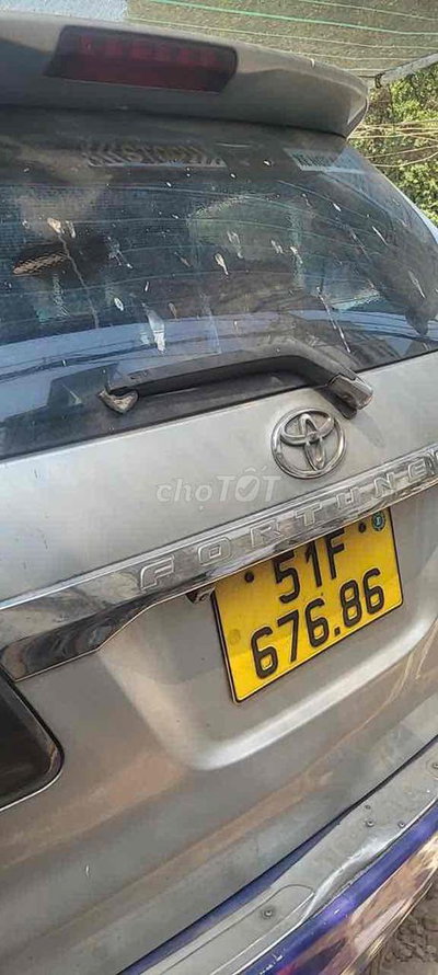 Toyota Fortuner 7 chỗ Bạc