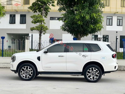 Xe Ford Everest Titanium Plus 2.0L 4x4 AT 2025