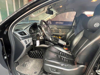 Mitsubishi Triton Mivec Đen 5 chỗ