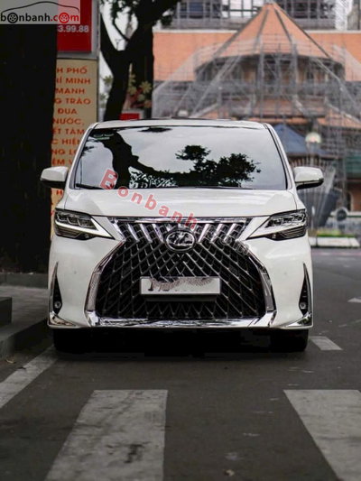 Xe Lexus LM 350 2022