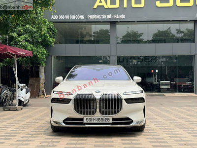 Xe BMW 7 Series 740i Pure Excellence 2023