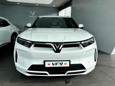 VINFAST VF9- ĐỦ MÀU GIAO NGAY- VAY 90% GIÁ TRỊ XE