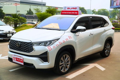 Xe Toyota Innova Cross HEV 2.0 CVT 2023