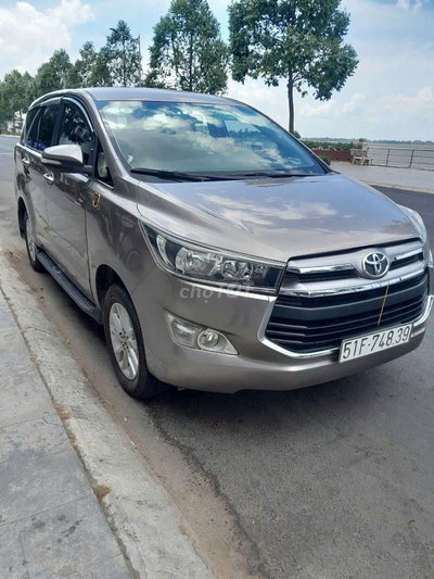 Toyota Innova 2016 8 chỗ màu Đồng