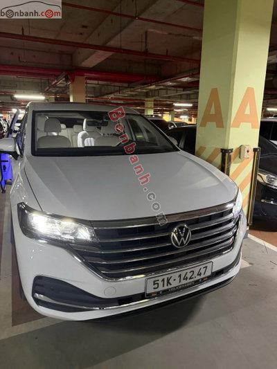 Xe Volkswagen Viloran Premium 2024