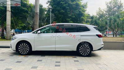 Xe Volkswagen Viloran Luxury 2025