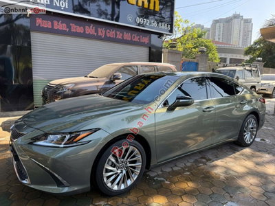 Xe Lexus ES 250 2021