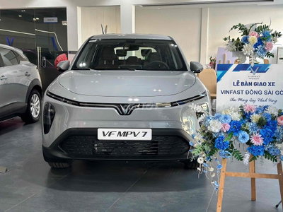 VinFast MPV 7 Xám, vay 85-90% giá xe, chuẩn bị 100